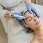 Pielęgnacja skóry oparta na wiedzy dermatologicznej — jak zbudować skuteczną rutynę?